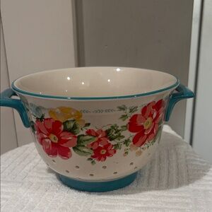 The Pioneer Woman Floral Colander with Red and Yellow Flowers